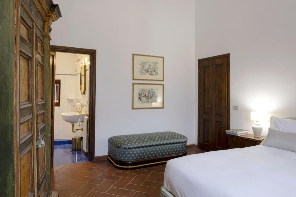 D/t Elegant & Spacious Flat 2' Walk Train Station Apartment